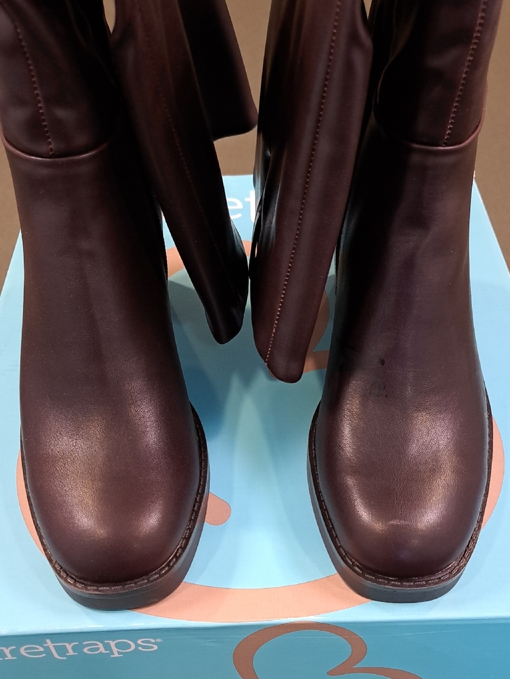 Baretraps Gretchin Tall Boots - Color: Dark Brown - Size: 7.5 - Picture 4 of 10